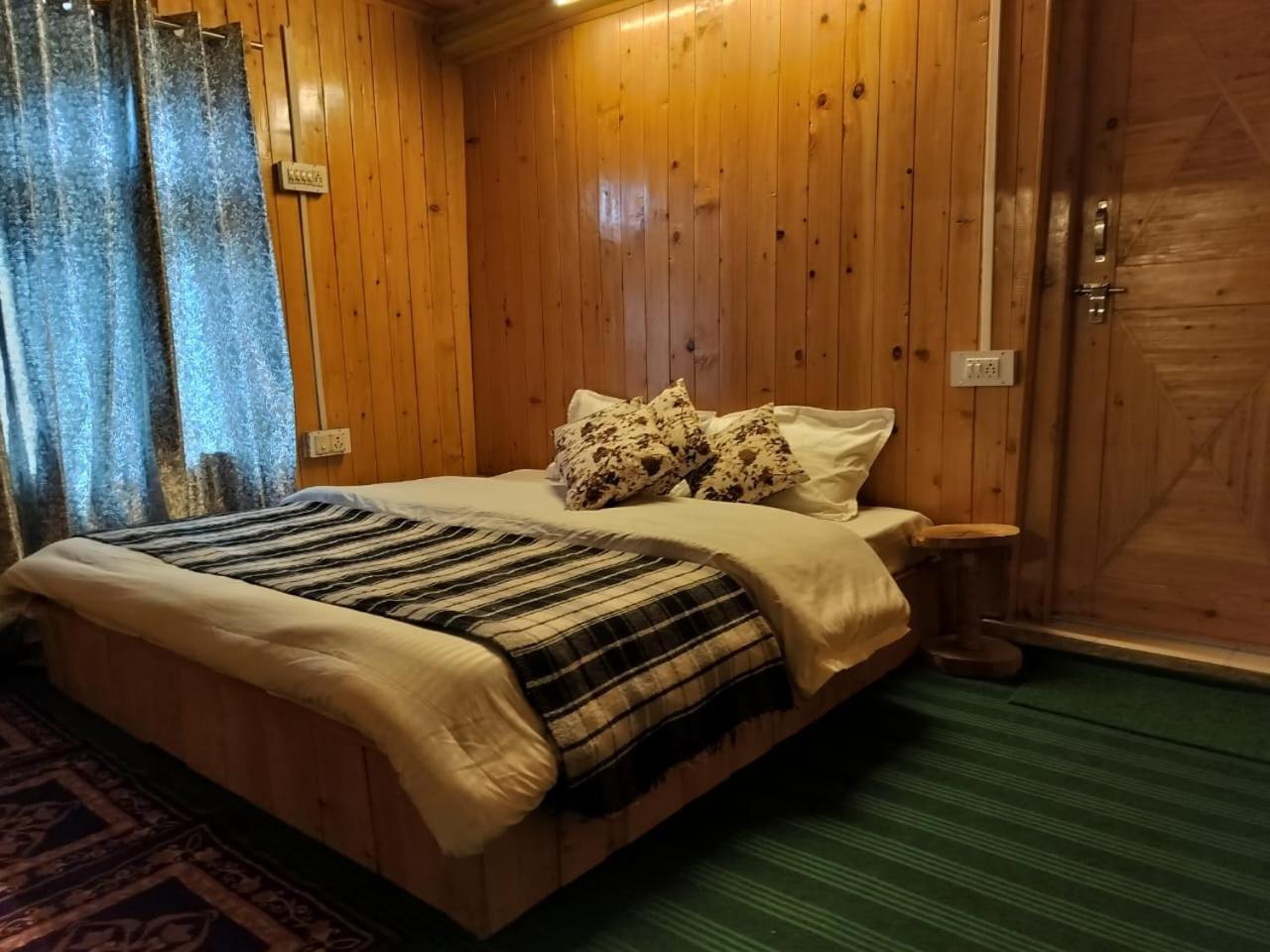 Old Is Gold Mudhouse Lushal Jibhi Apartment Exterior photo