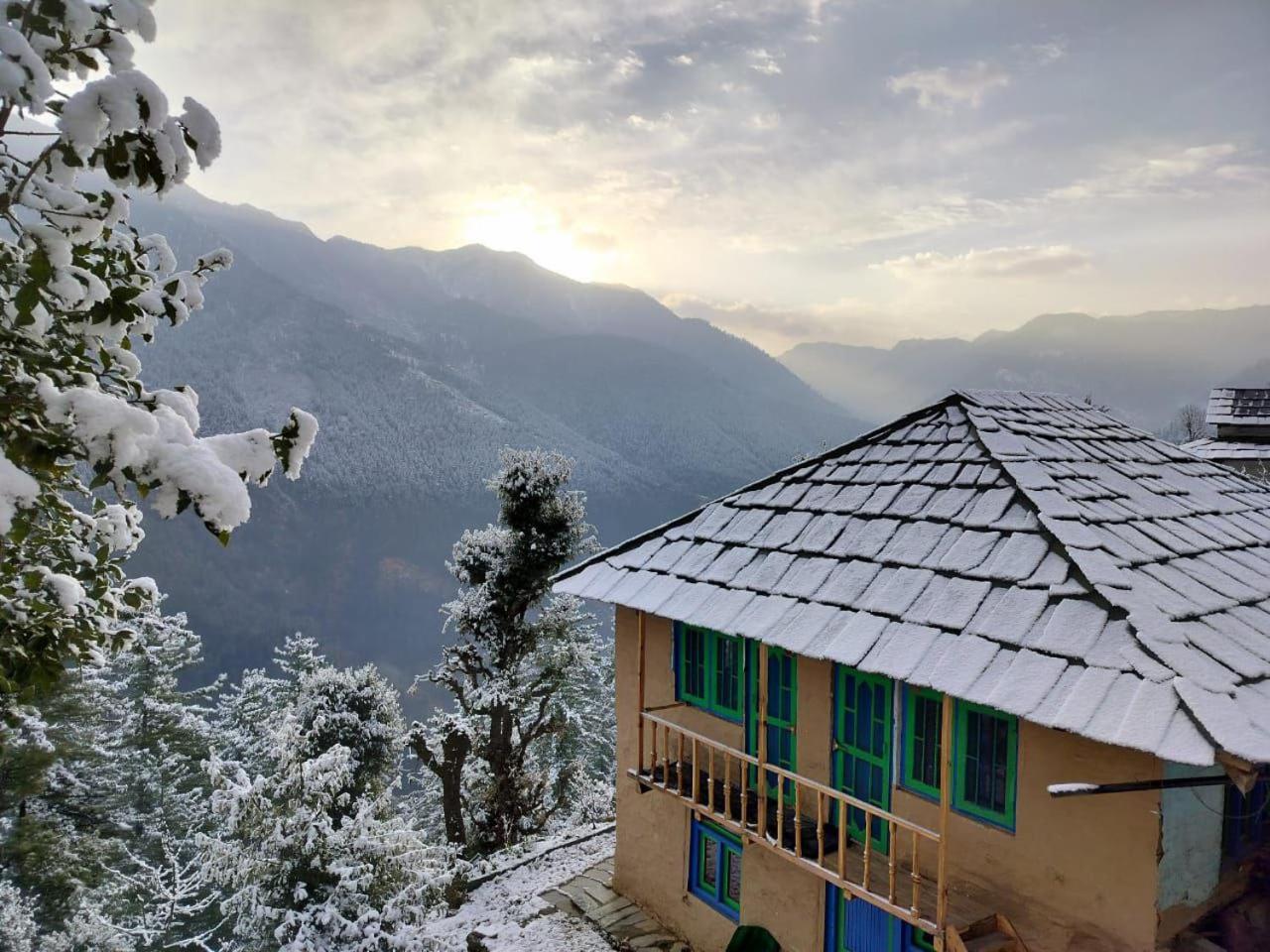 Old Is Gold Mudhouse Lushal Jibhi Apartment Exterior photo